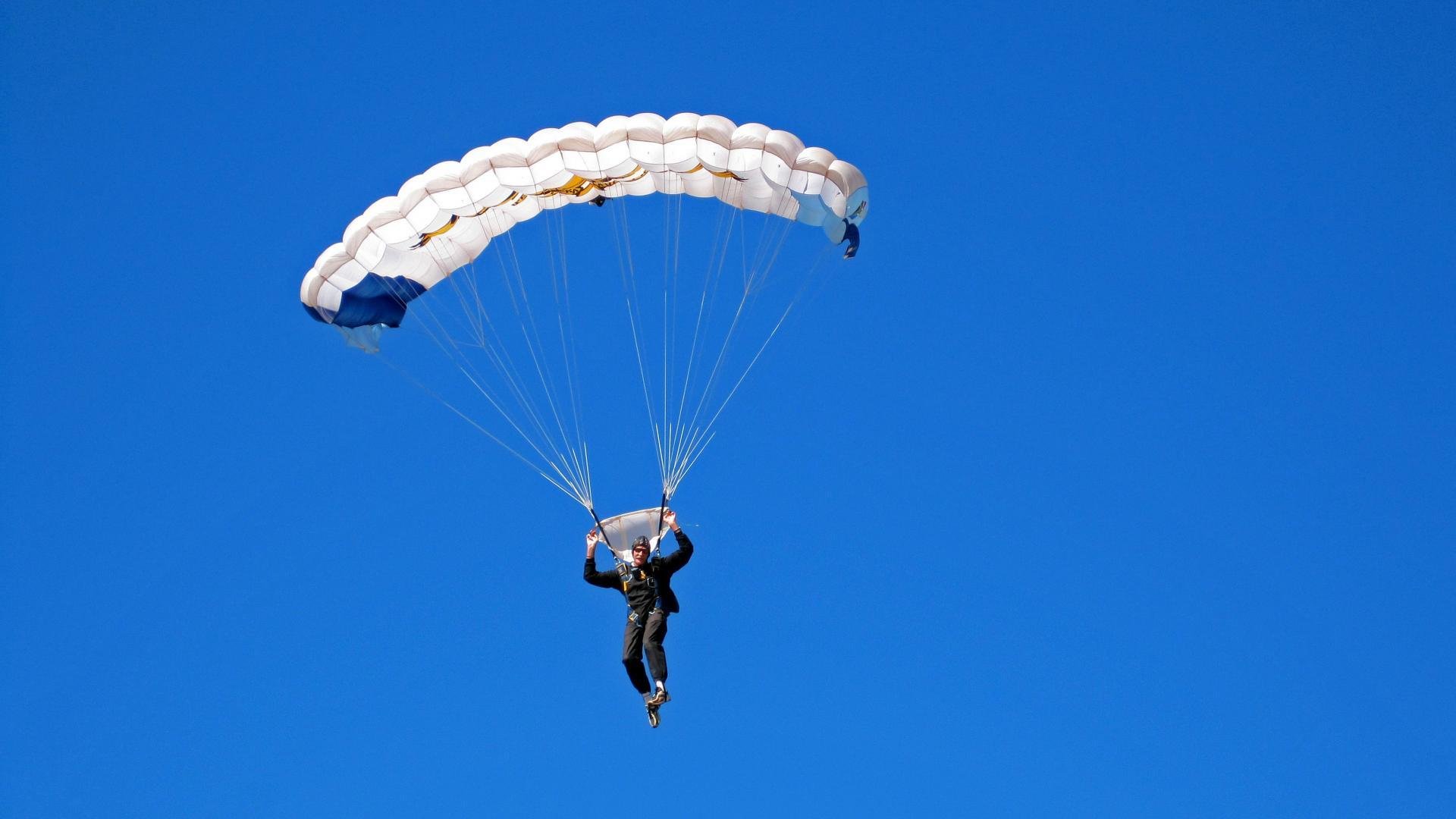 开云电竞平台-中小学足球课程体系全面完善，激发青少年运动兴趣，中小学生足球训练教案